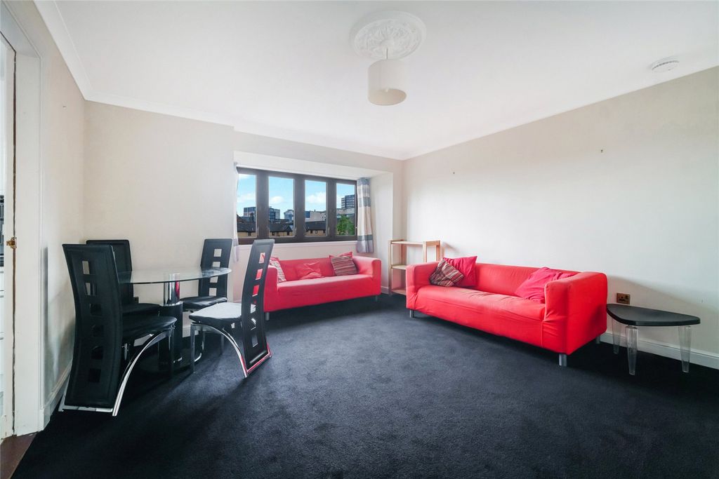 Property photo 2 of 19 Picture No. 06