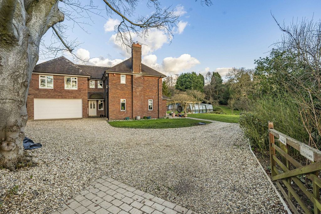 Property photo 1 of 33