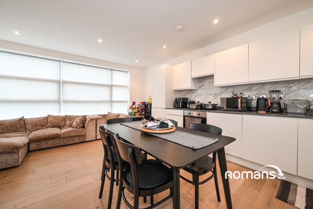 Property photo 1 of 10 Photo