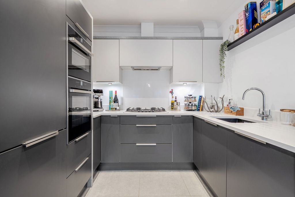 Property photo 3 of 19