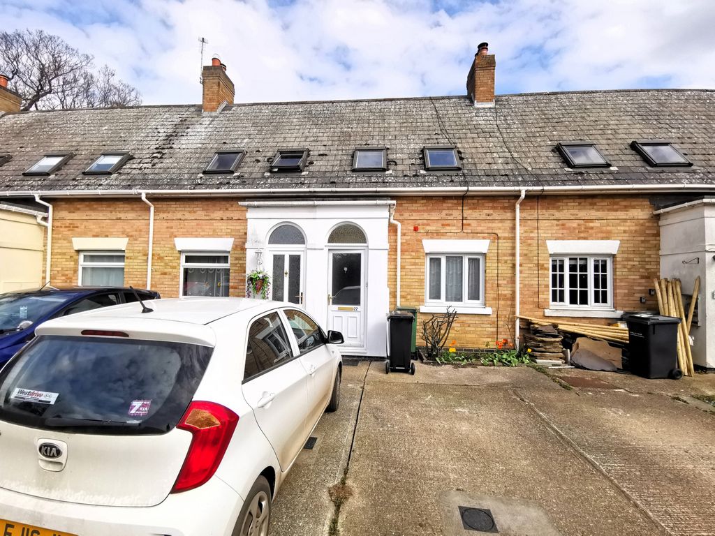Property photo 1 of 6 1 Bedroom Terrace