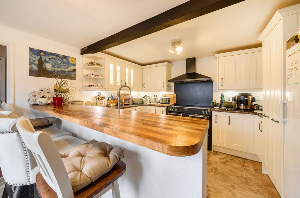 Property photo 3 of 16 Kitchen 2