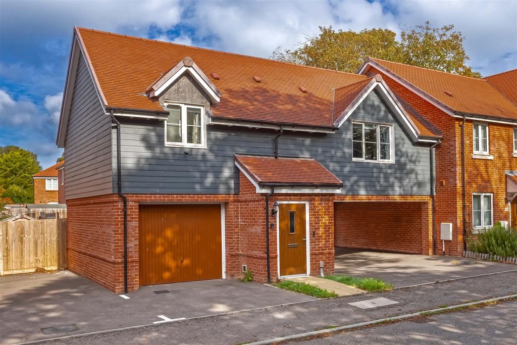 Property photo 1 of 12 Hyacinth_13.Jpg