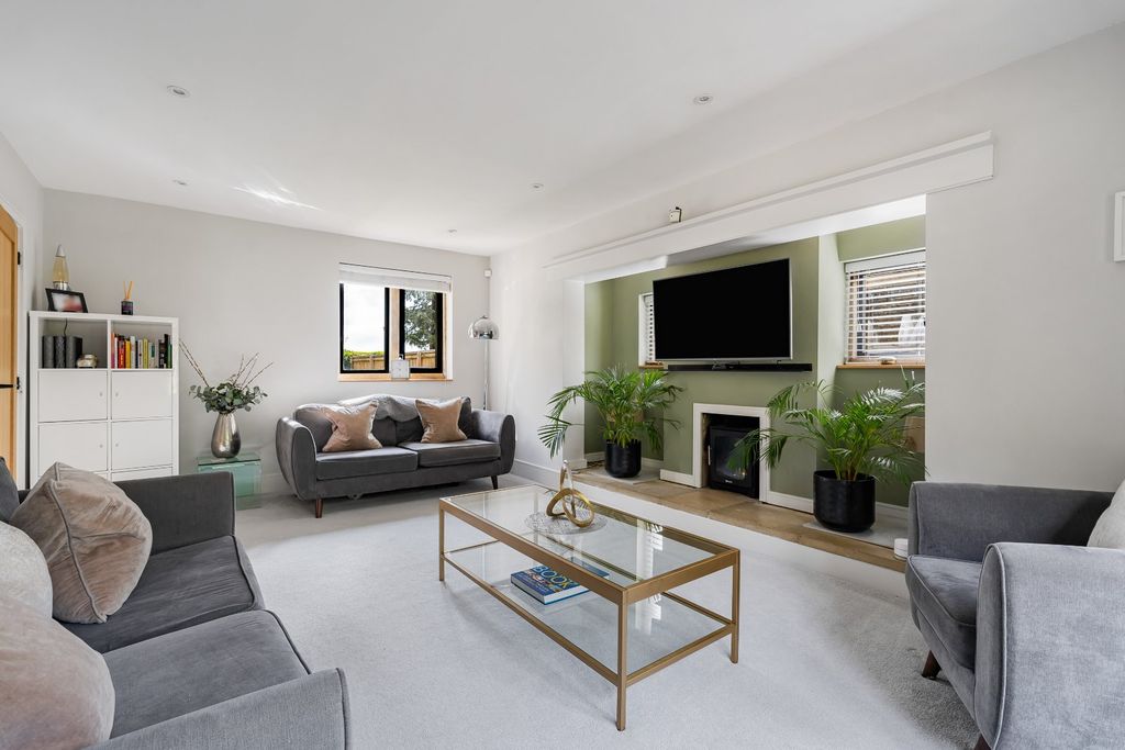 Property photo 3 of 21 Picture No. 23