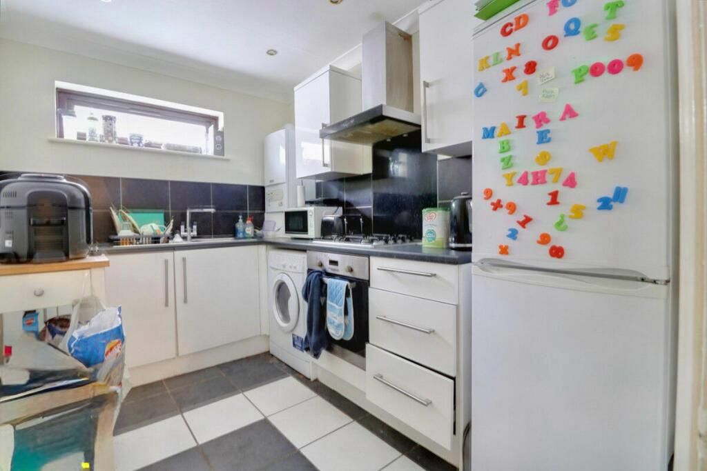 Property photo 3 of 9