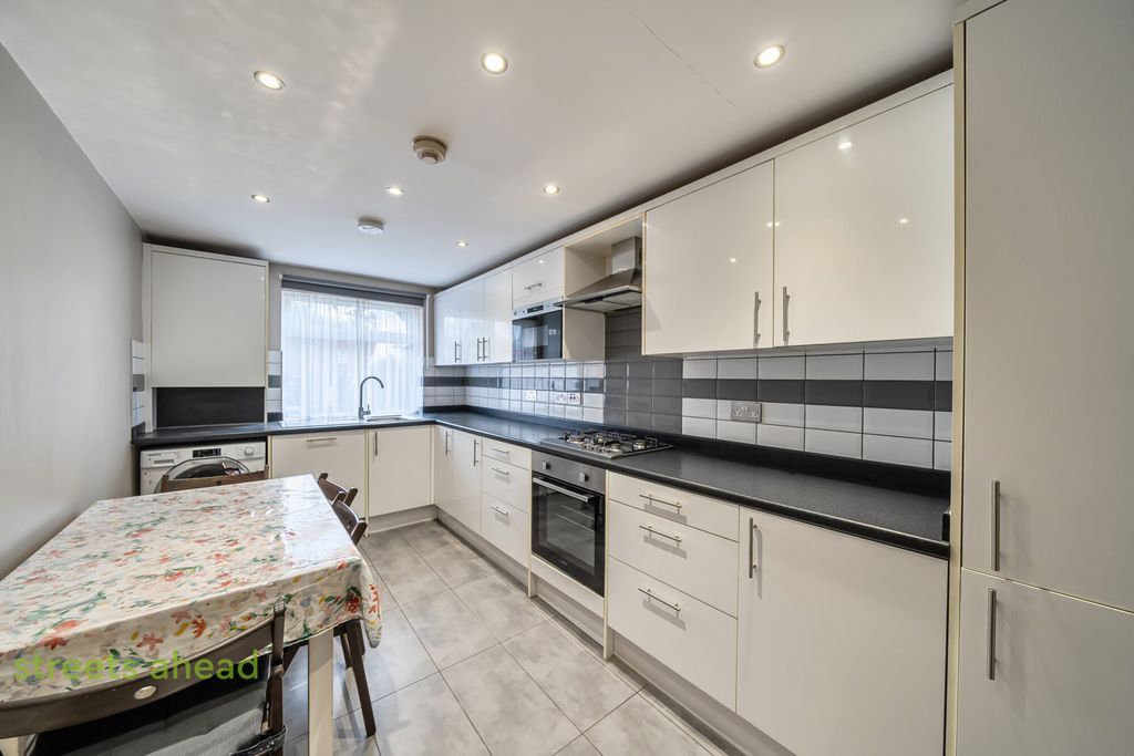 Property photo 3 of 9 E5Fb5Dbd-4780-4Ad...