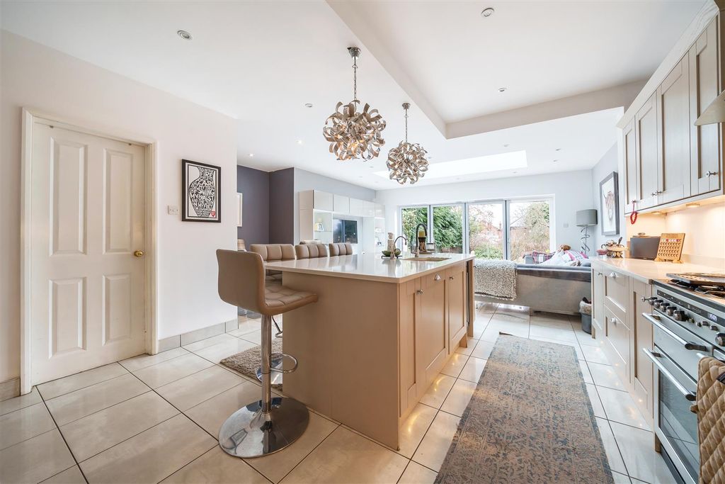 Additional image 7 of 4 bed detached house for saleForest Road, Crowthorne, Berkshire RG45