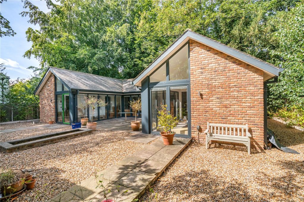 Property photo 2 of 33 Annexe