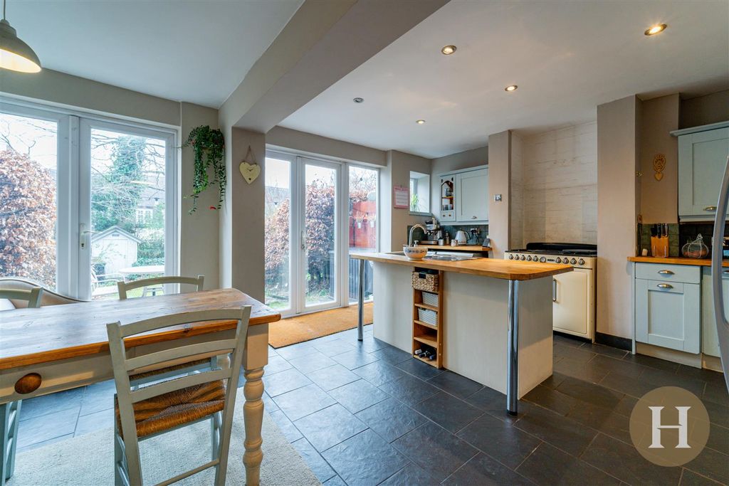 Property photo 2 of 39 Hadleigh Estate Agents-1.Jpg