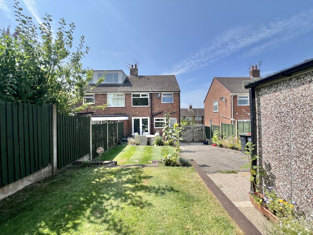 Property photo 2 of 16