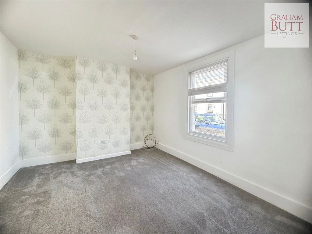 Property photo 2 of 11 Picture No. 13