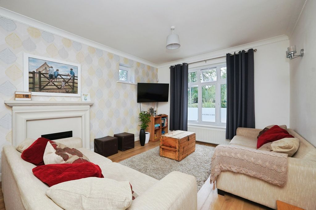 Property photo 2 of 20 Pbox-Img.Jpg