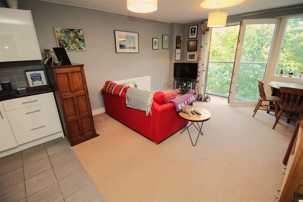Property photo 2 of 9 Img_8168.Jpg