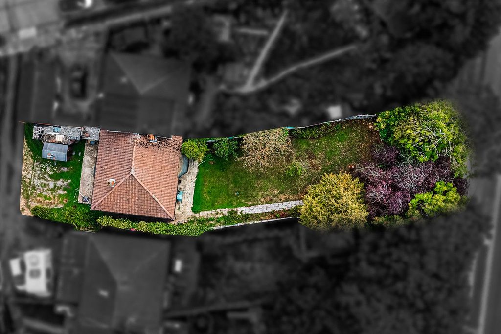 Property photo 2 of 15 Picture No. 20