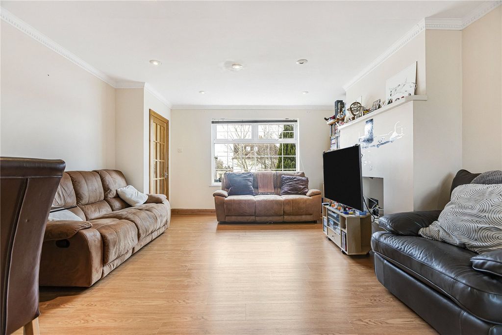 Property photo 2 of 17 Picture No. 15