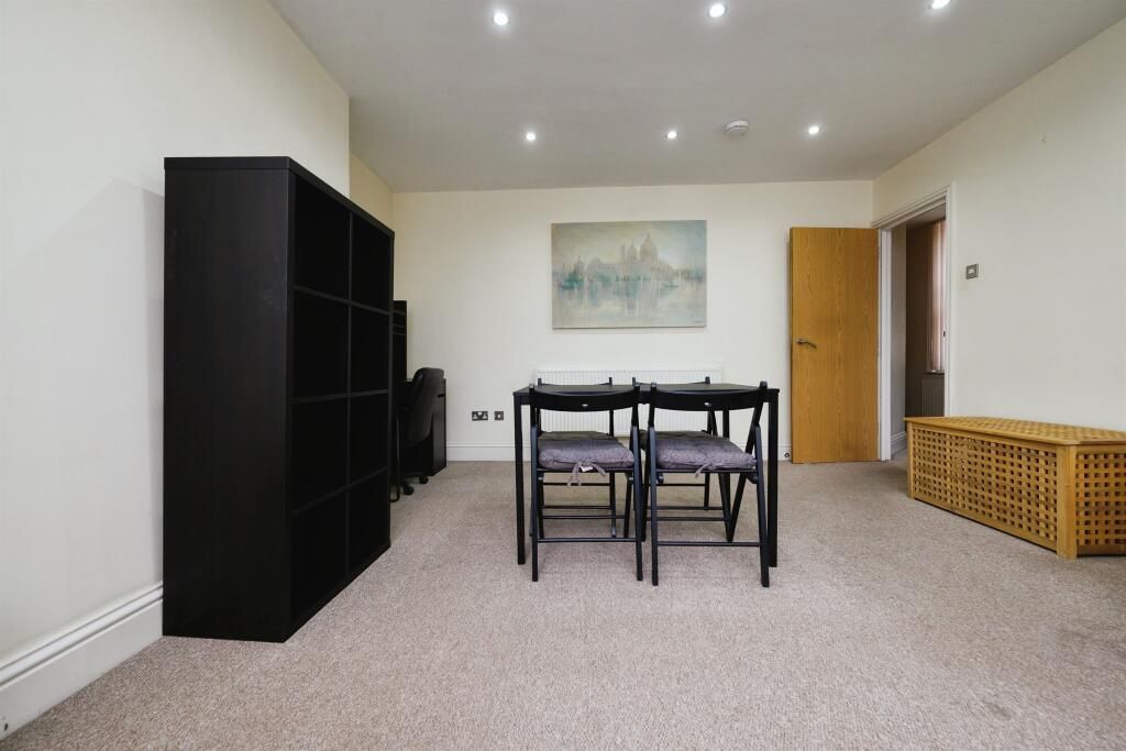 Property photo 2 of 11 6.Jpeg