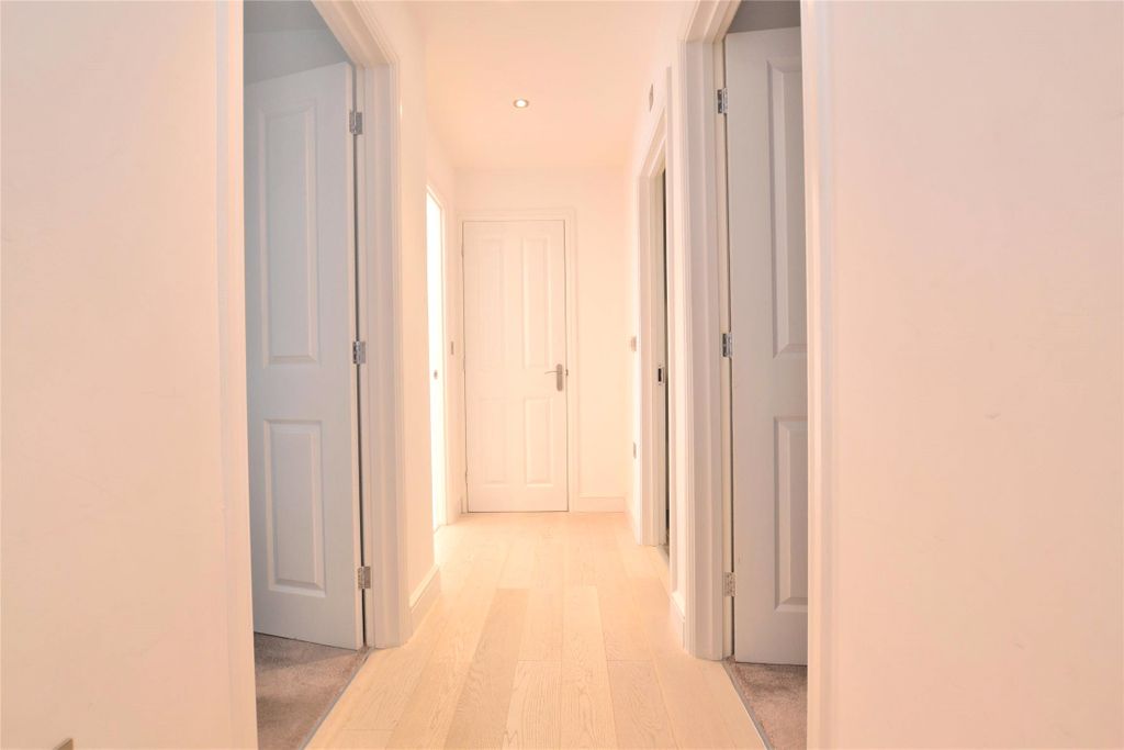 Property photo 3 of 9 Hallway