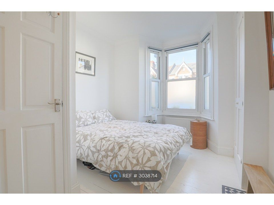 Property photo 3 of 11 Bedroom 1