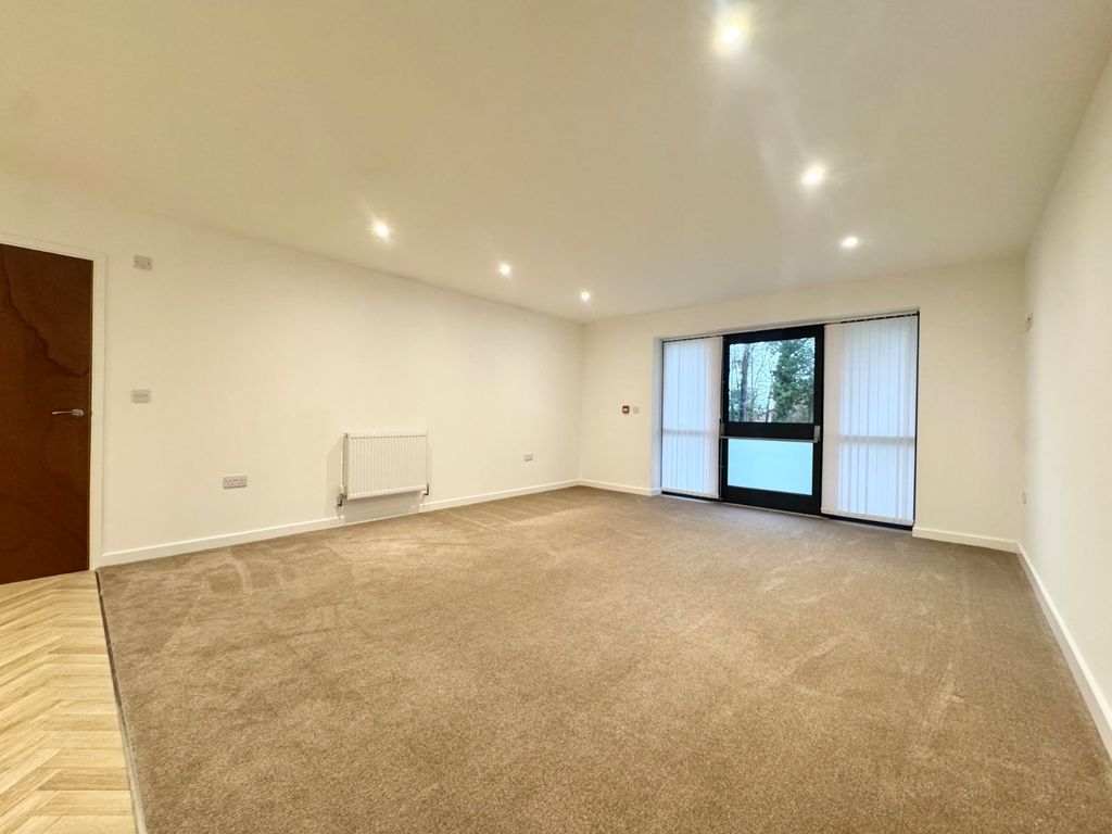 Property photo 3 of 7 Picture 3