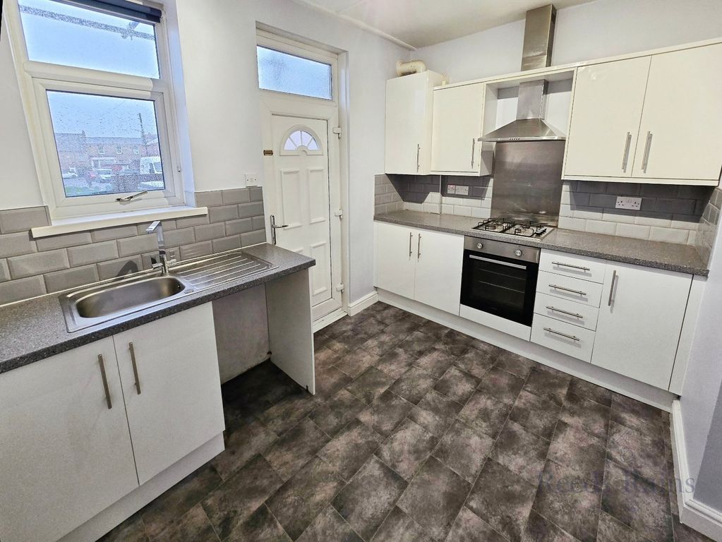 Property photo 2 of 9 Picture No. 10