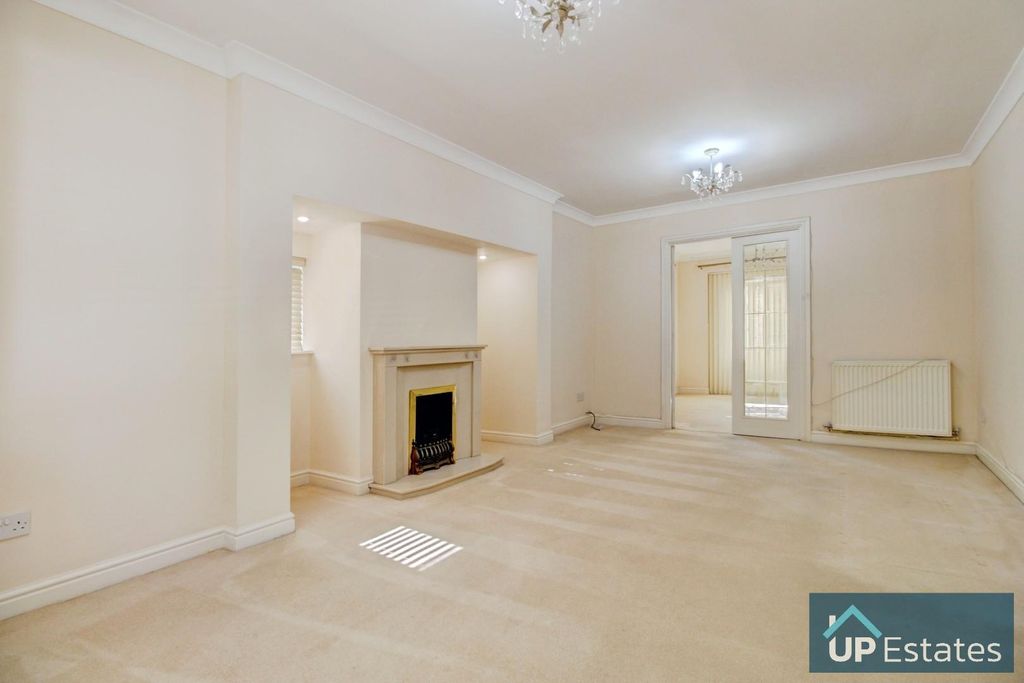 Property photo 2 of 28