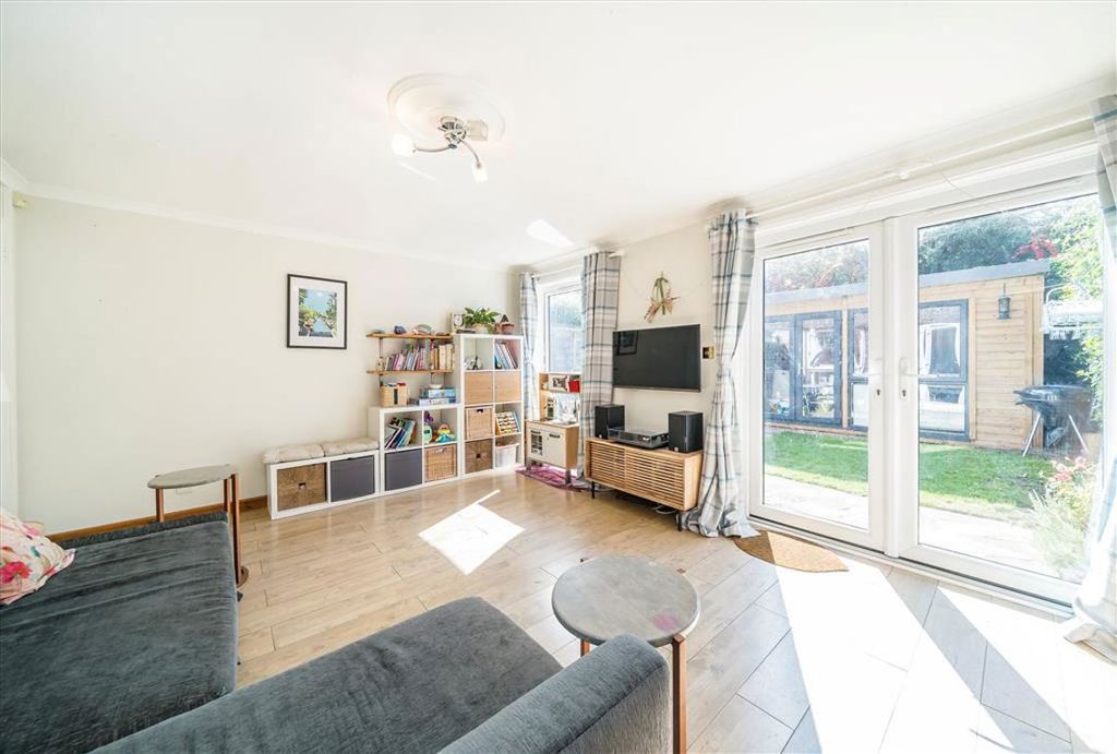 Property photo 2 of 11