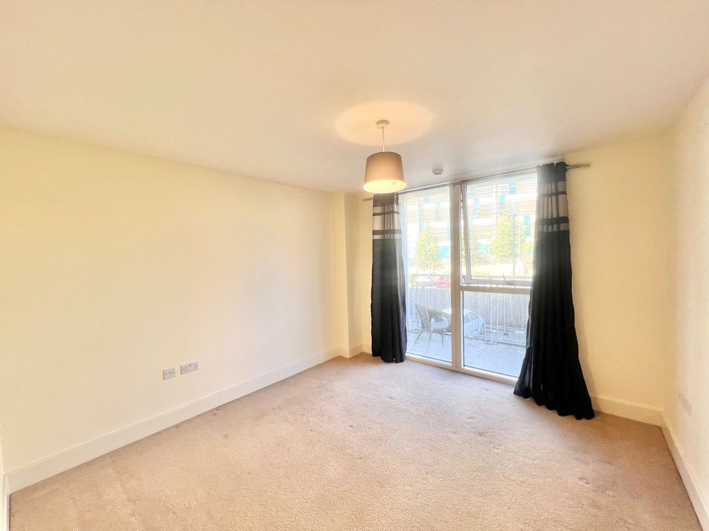 Property photo 3 of 6