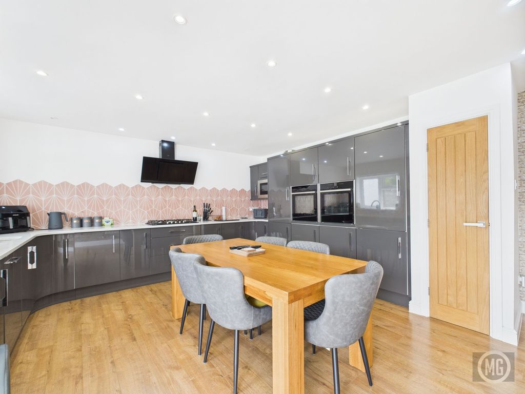 Property photo 2 of 26 Kitchen/Diner