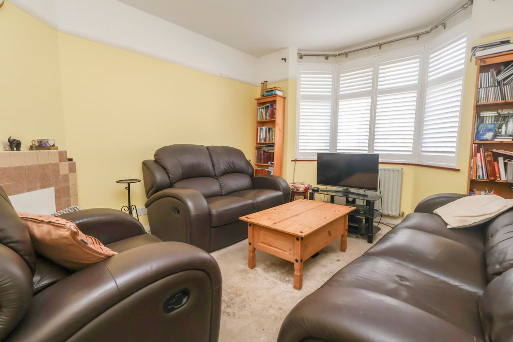Property photo 2 of 11