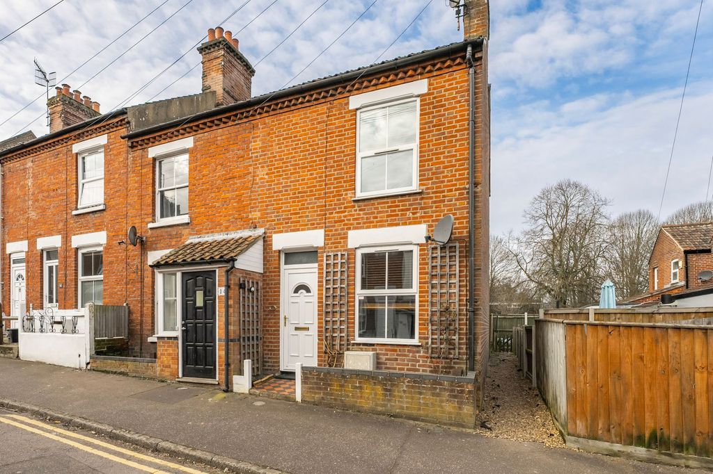 Property photo 1 of 12