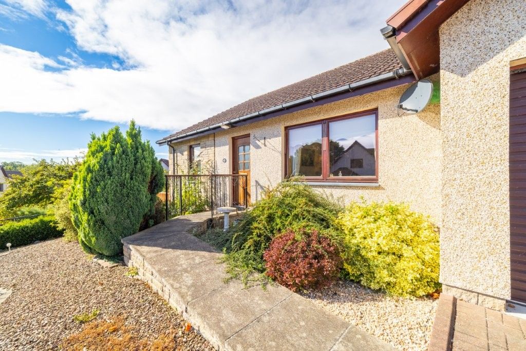 Property photo 3 of 35