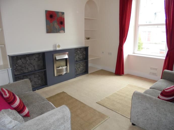 Property photo 1 of 8 Lounge