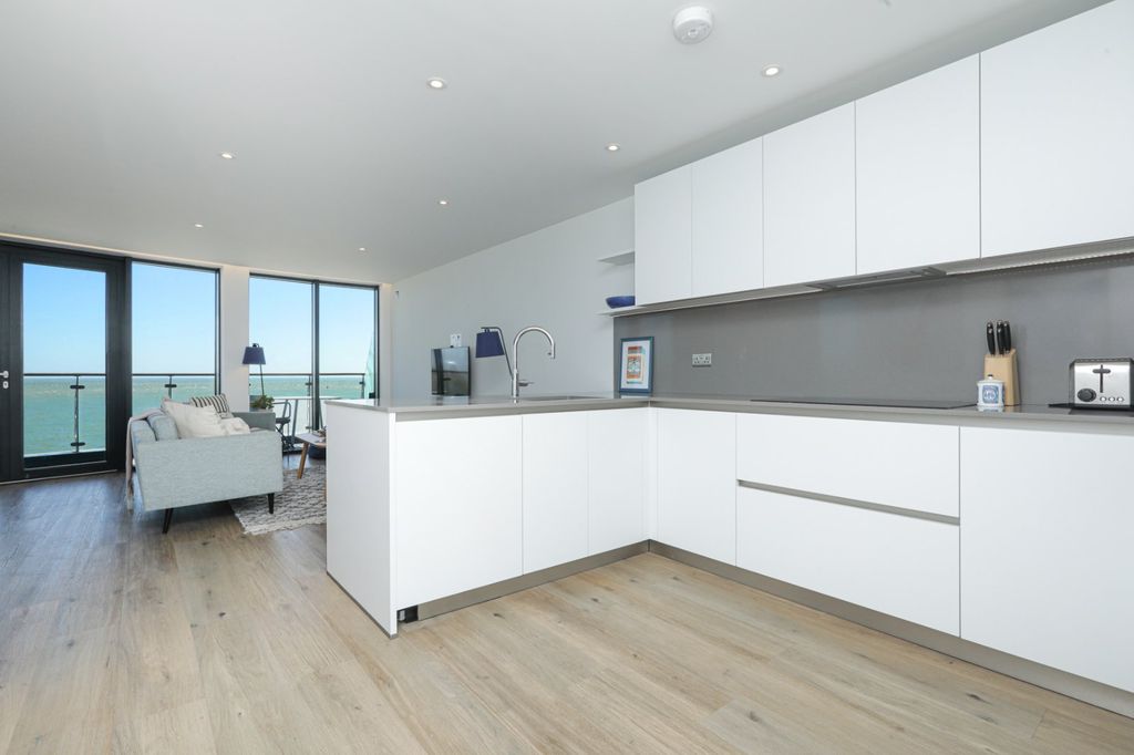Additional image 6 of 3 bed flat for sale2 Beach Drive, Ramsgate CT11