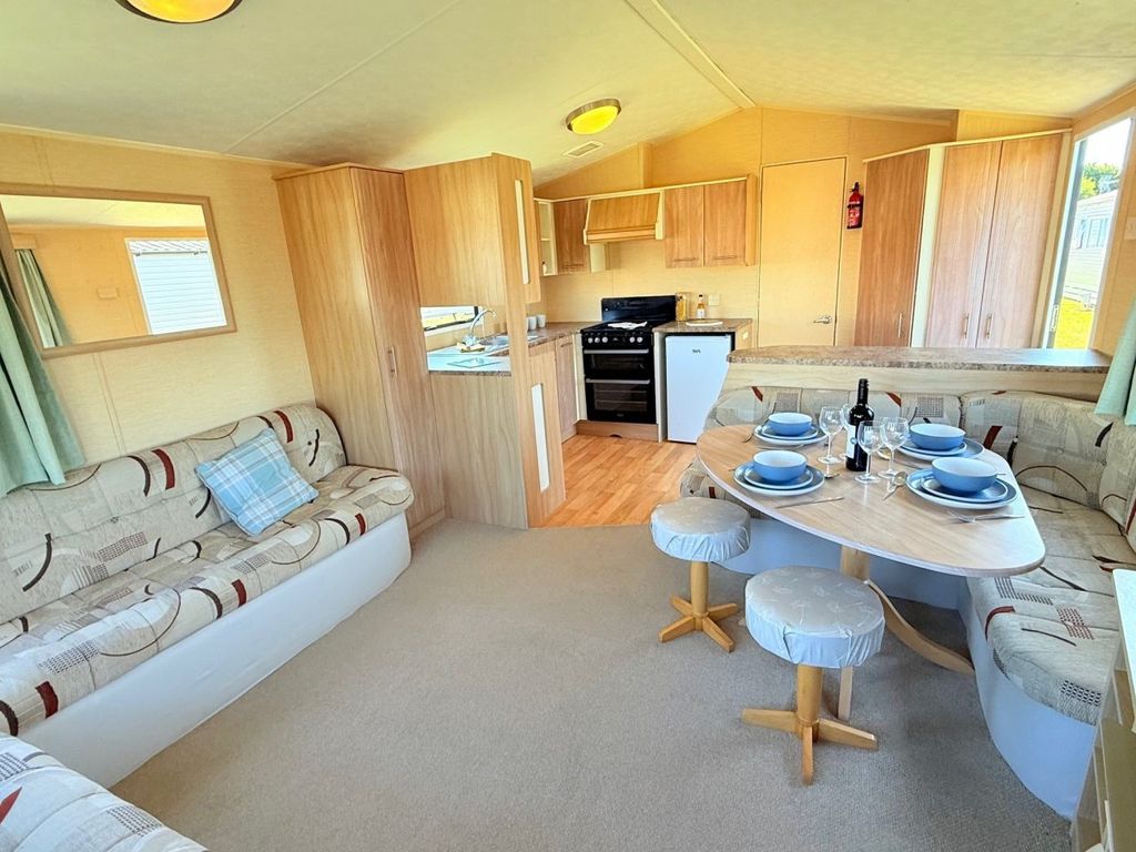 Property photo 3 of 6 Willerby Rio 2010 Car0064305 111055216.Jpeg