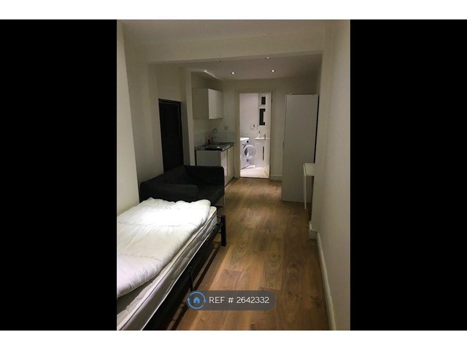 Property photo 1 of 4 Large Studio