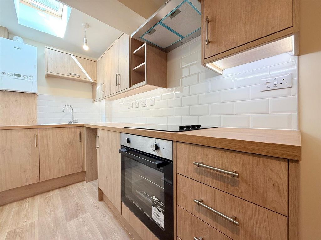 Property photo 2 of 12 Kitchen/Breakfast Room