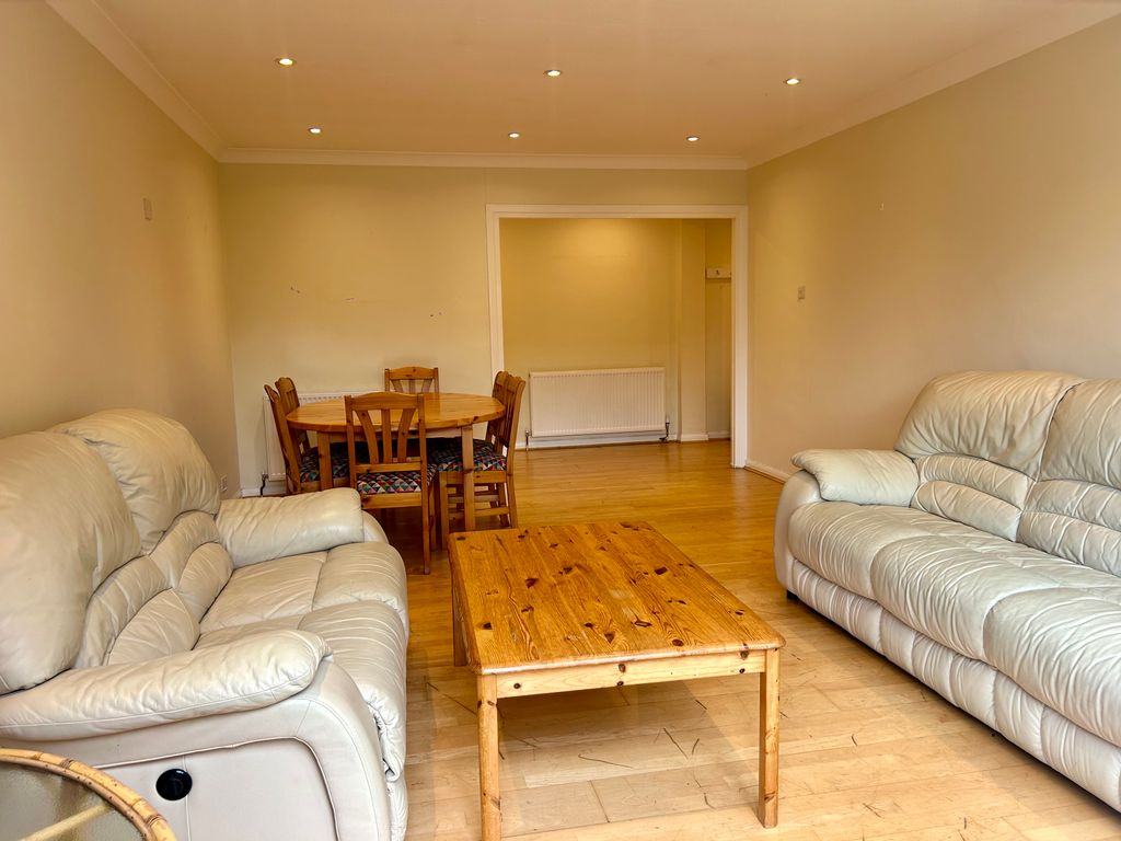 Property photo 3 of 11 Image