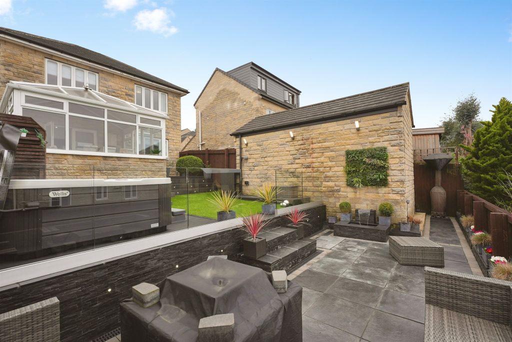 Property photo 3 of 19