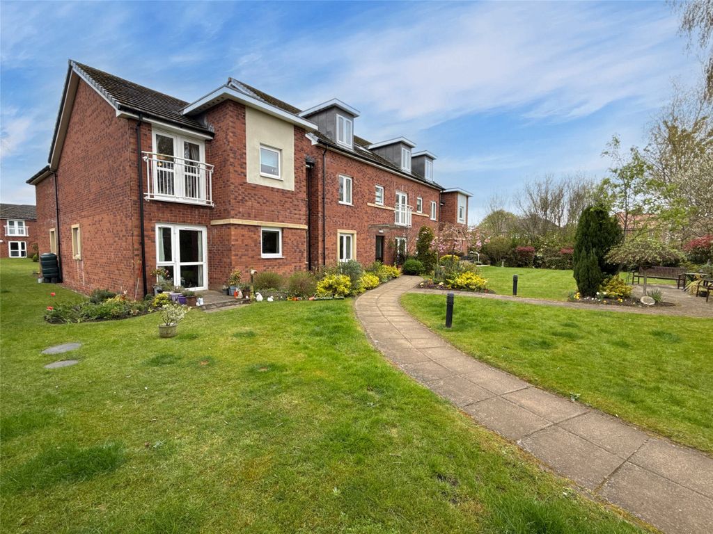 Property photo 1 of 19 External