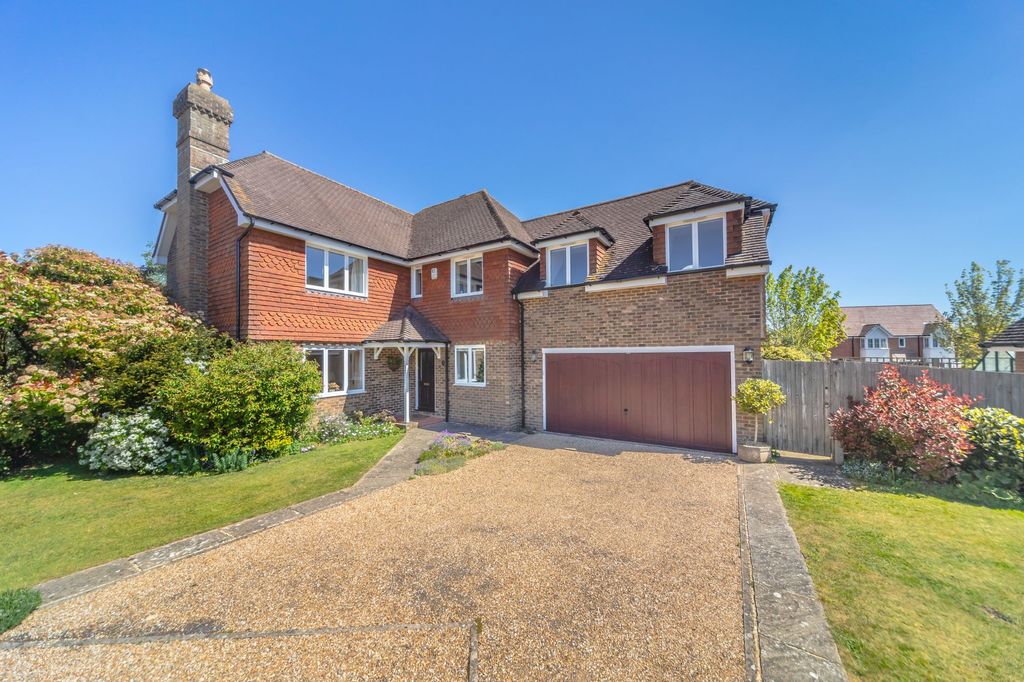 Property photo 1 of 32