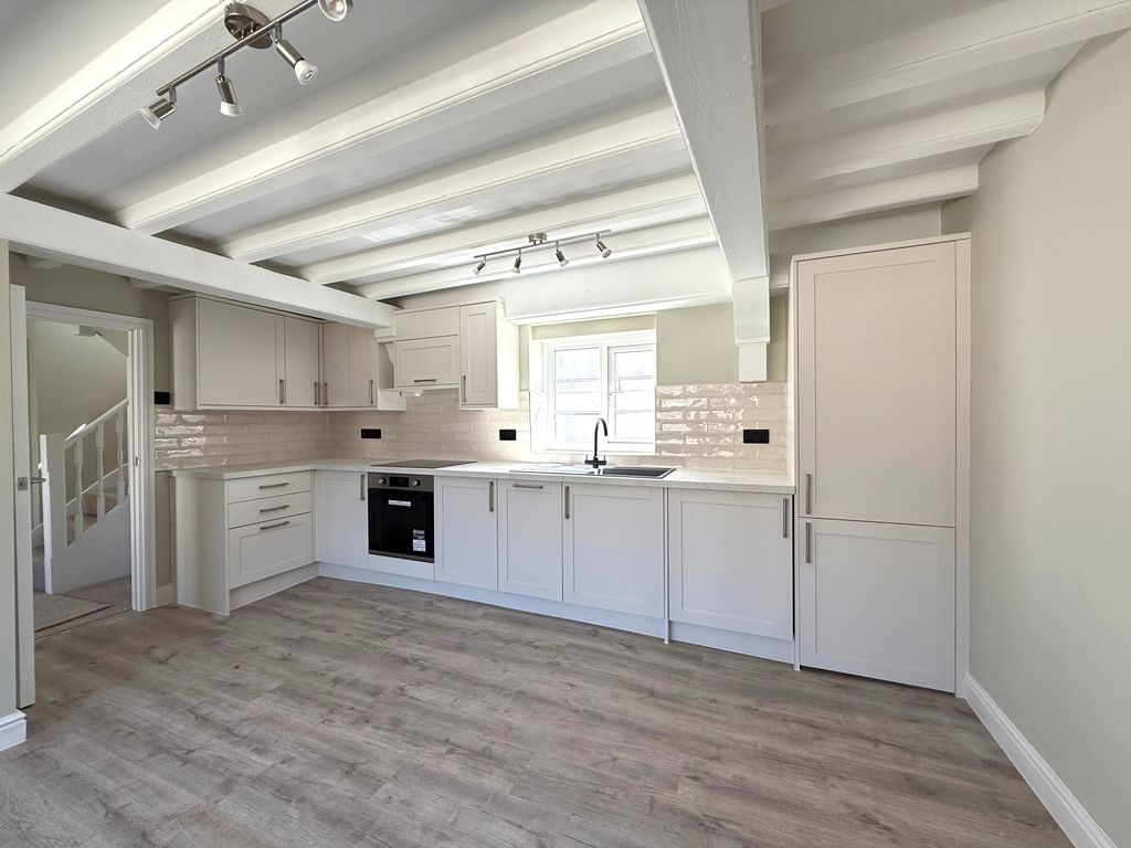 Property photo 1 of 17 2