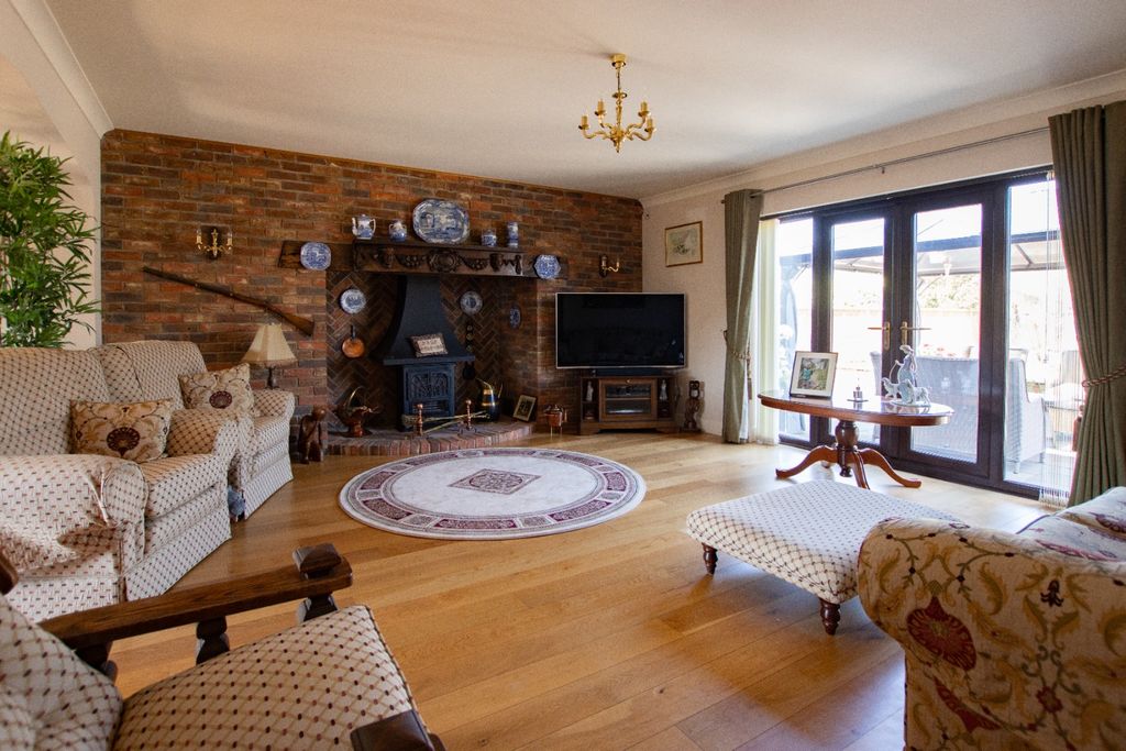 Property photo 2 of 37 5279016