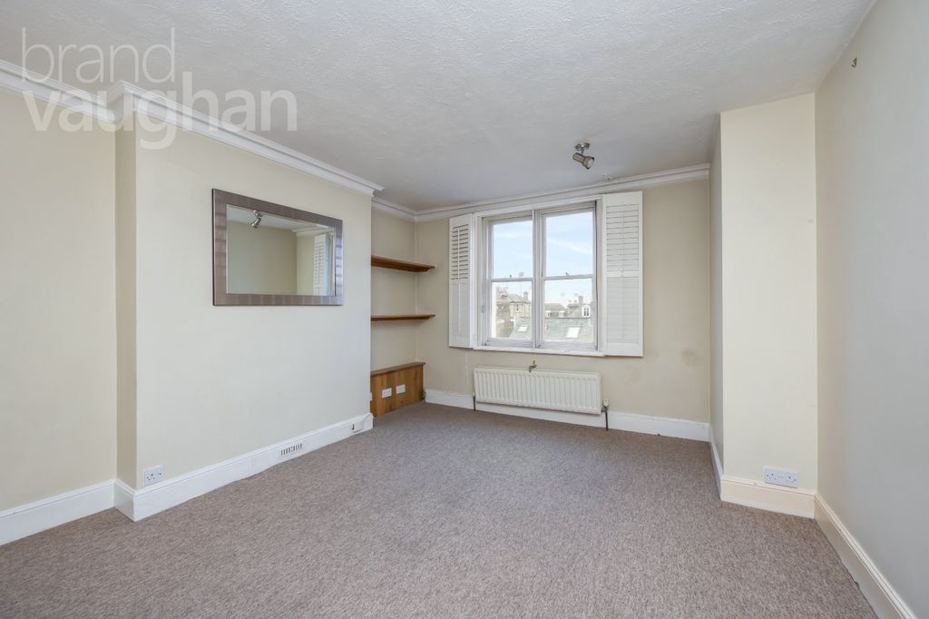 Property photo 3 of 25 Picture No. 21