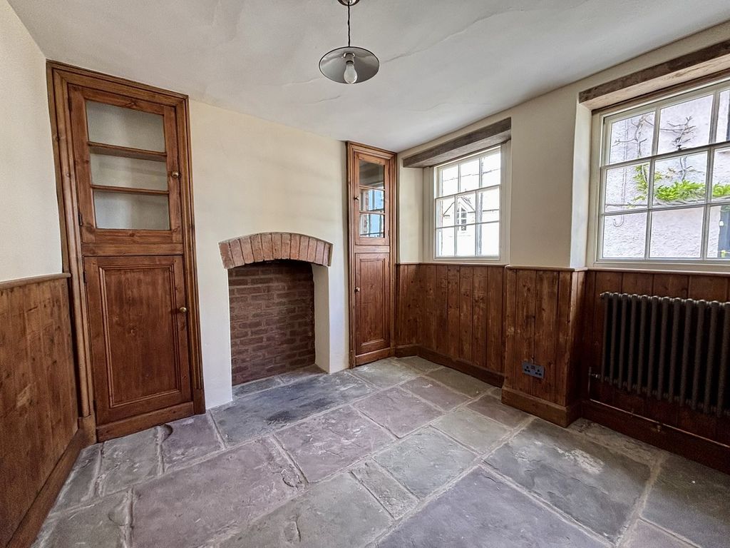 Property photo 2 of 14 Sitting Room