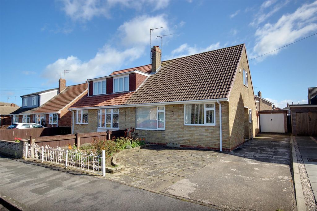 Property photo 1 of 12 Chestnut Avenue (1).Jpg