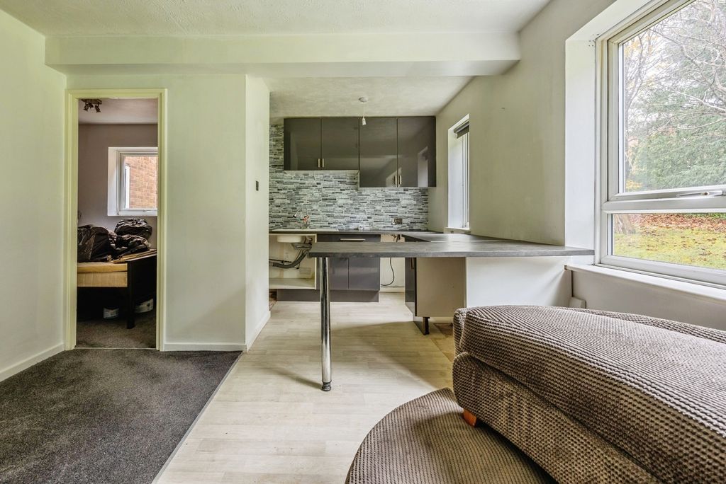 Property photo 3 of 5 Kitchen/Lounge