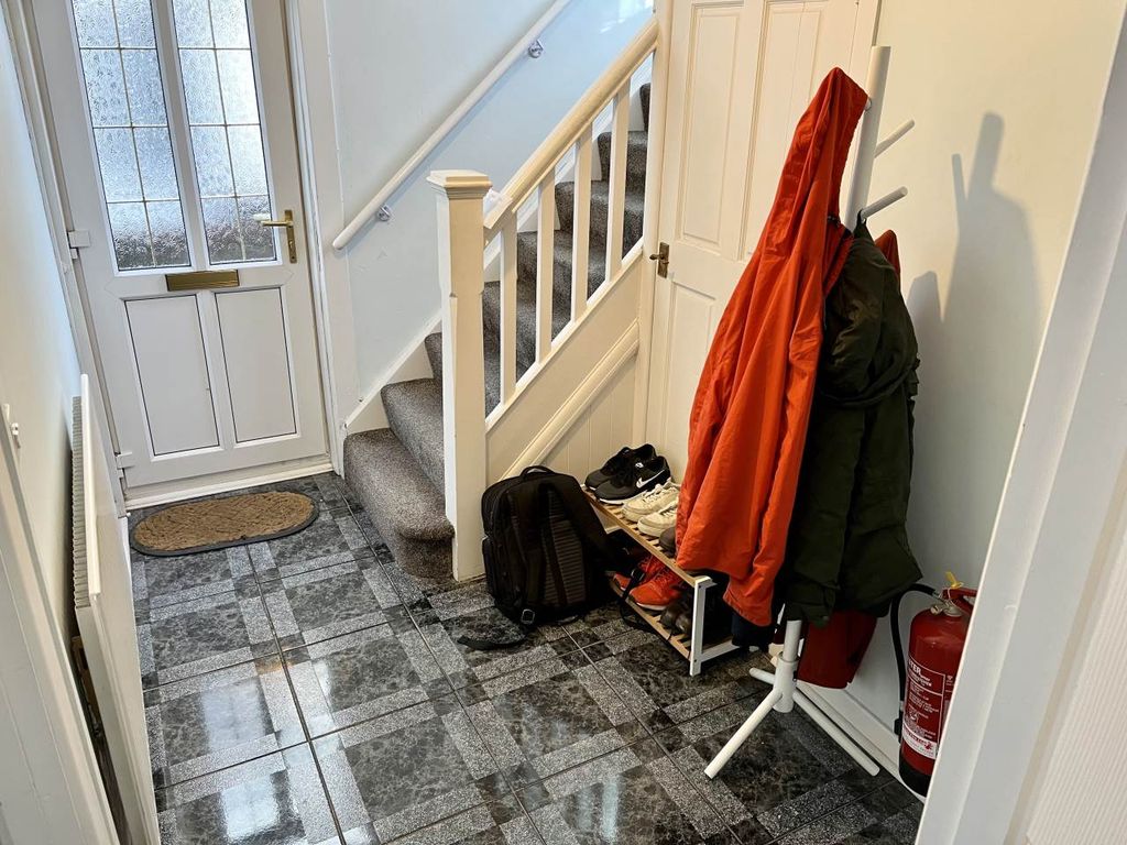 Property photo 3 of 20 Inner Hallway