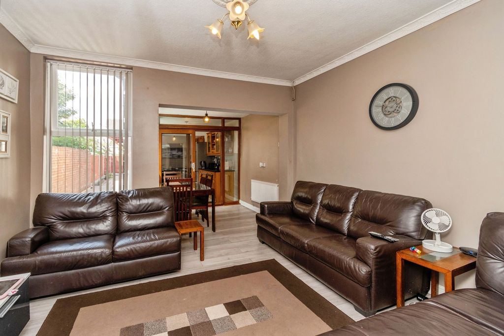 Property photo 3 of 19 Pbox-Img.Jpg