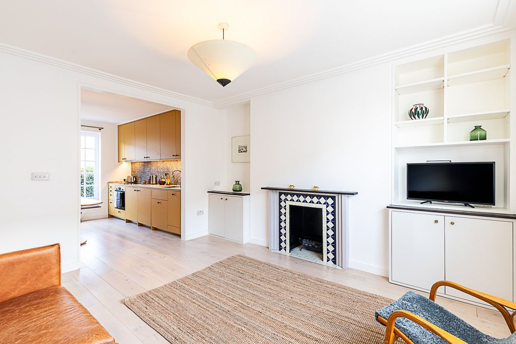 Property photo 2 of 27