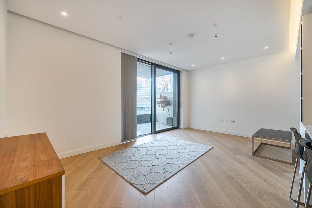 Property photo 2 of 17 Picture No. 22